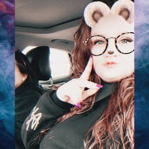 Meet your Posher, Caitlin